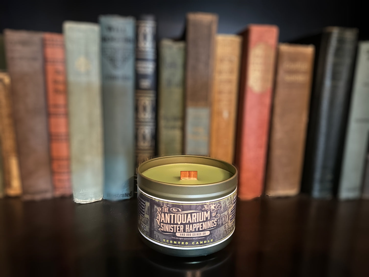 - the antiquarium scented candle -